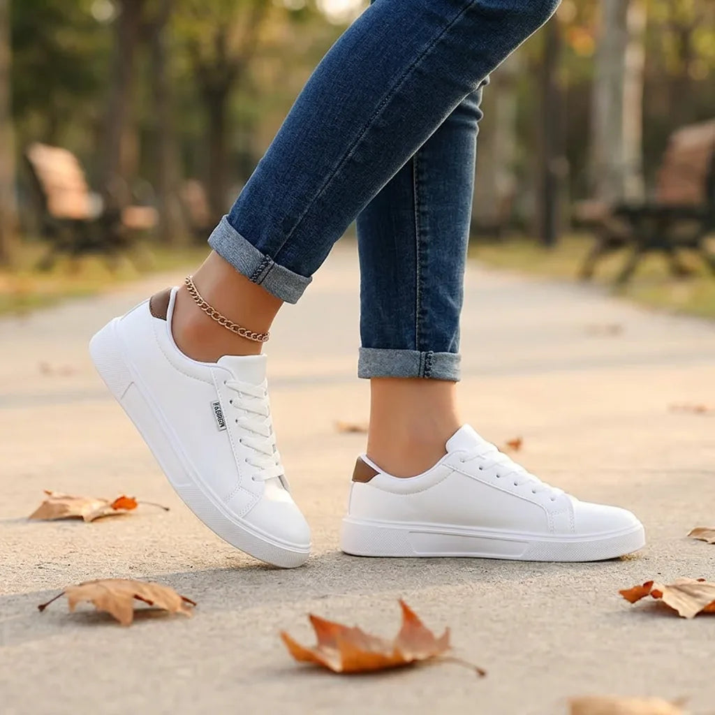CourtEase™ Low-Top Sneakers - White